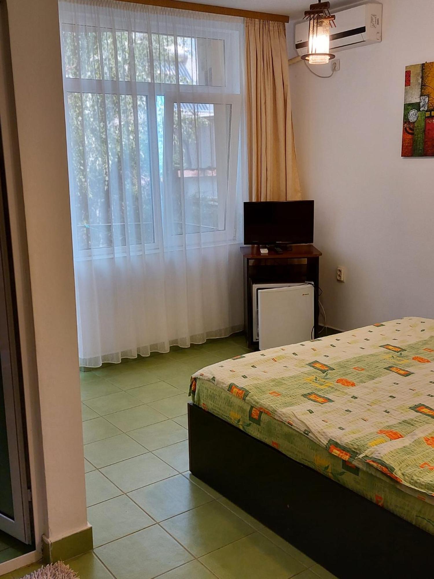 فندق Vila Leonard كوستِنيست المظهر الخارجي الصورة